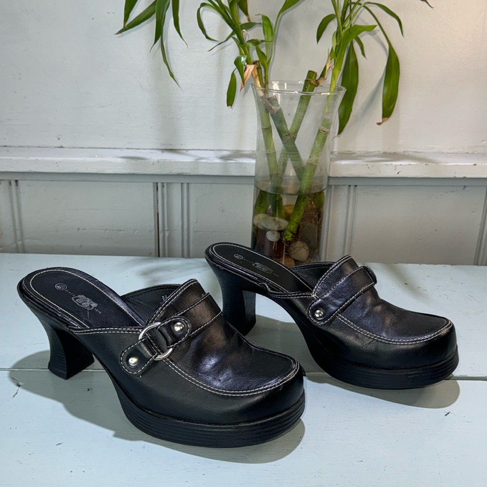 Route 66 mules pumps